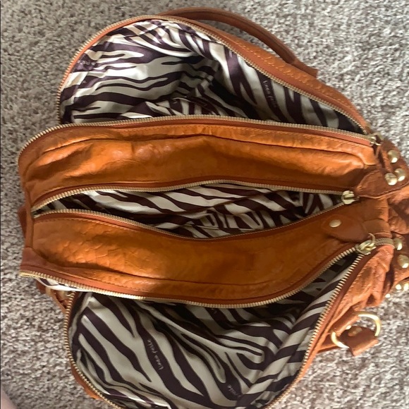 Linea Pelle Collection - Picture 2 of 8